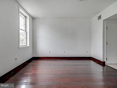 5th image of 2029 Frankford Ave #2