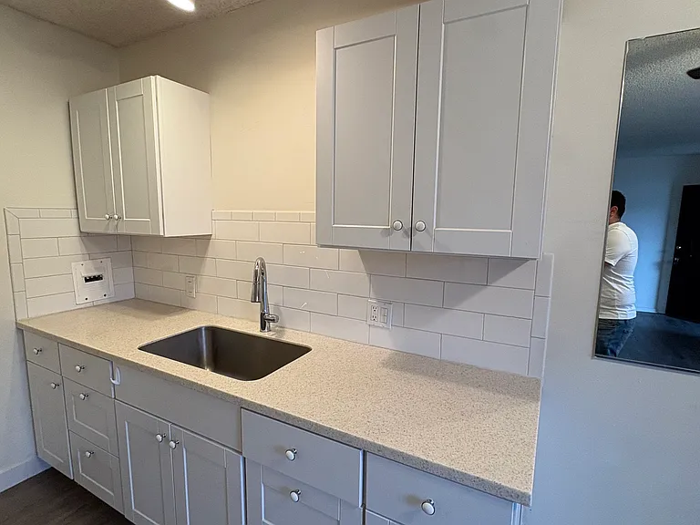 405 Corona Del Mar #4 — Photo 3