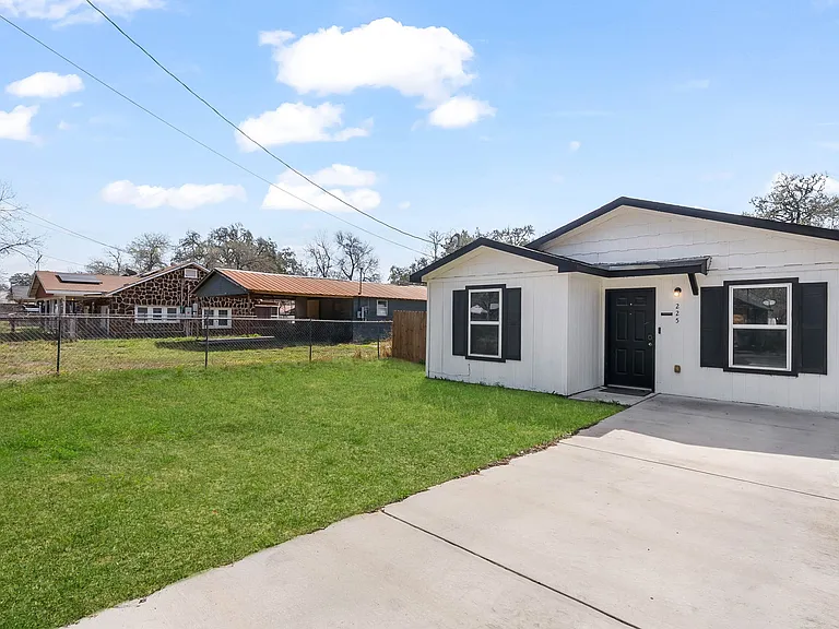 225 Virginia St — Photo 19