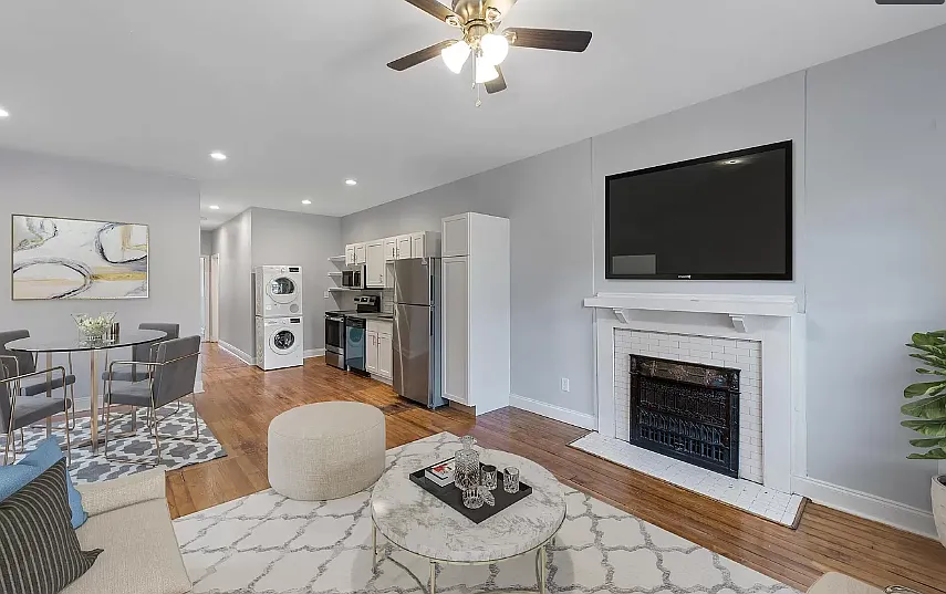 2 bed, 950 sqft, $1,450 — Photo 3