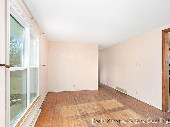 4th image of 4583 Westgate Dr NW
