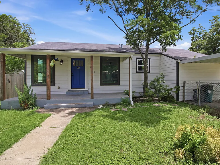 204 Aero Ave — Photo 2