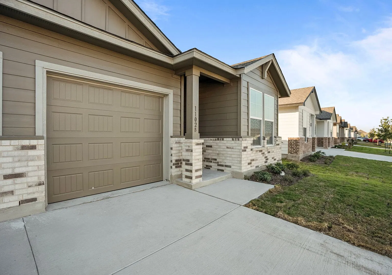 1102 Stone Valley Rd — Photo 1