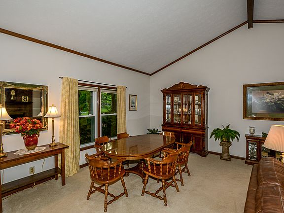 3rd image of 1066 Mandalay Ct