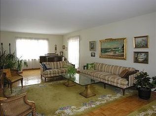 2609 35th St, Oak Brook, IL 60523