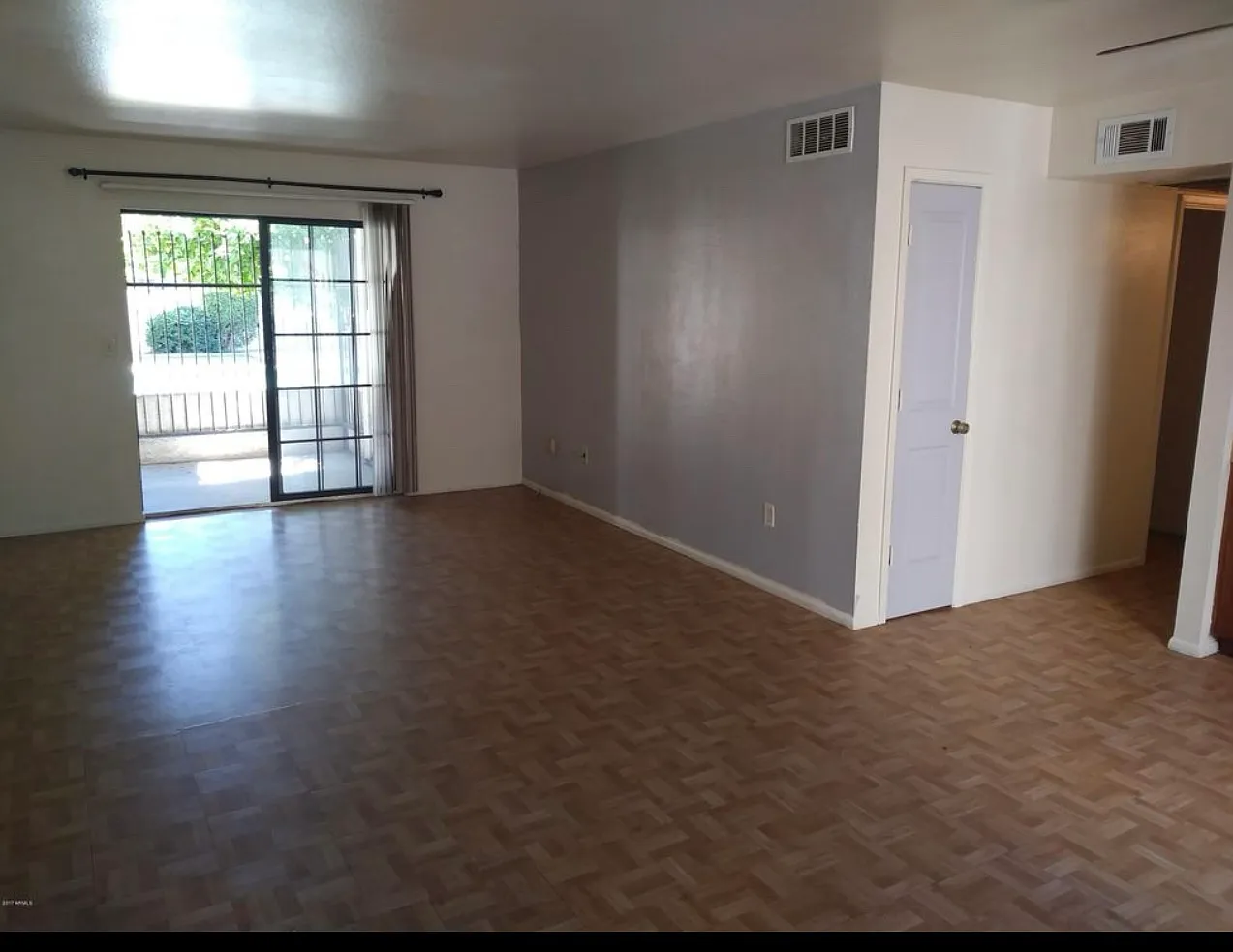 3119 W Cochise Dr — Photo 3