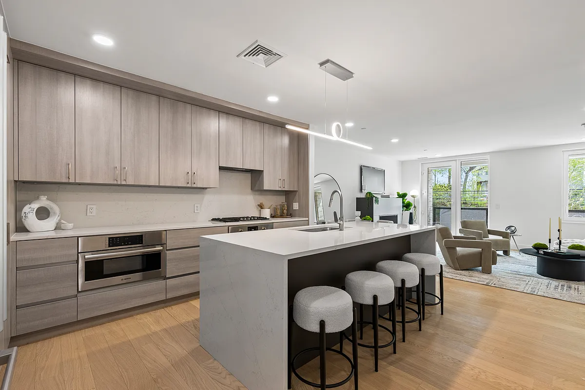 Building Photo - 33 Calvert St #Townhouse 2