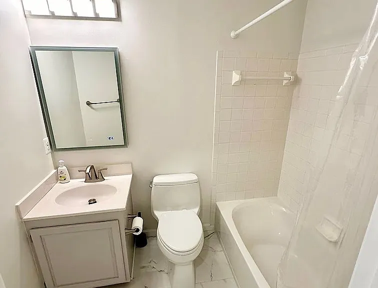 20200 Brookview Sq — Photo 14
