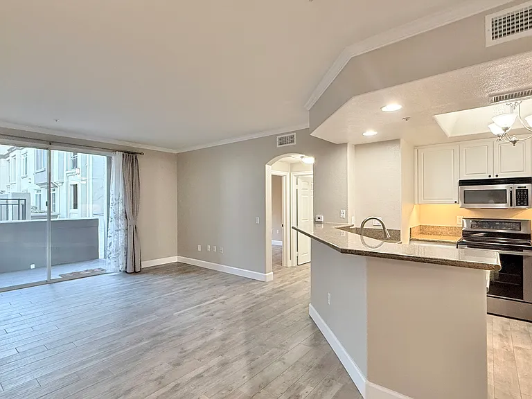 9263 Regents Rd #B105 — Photo 19