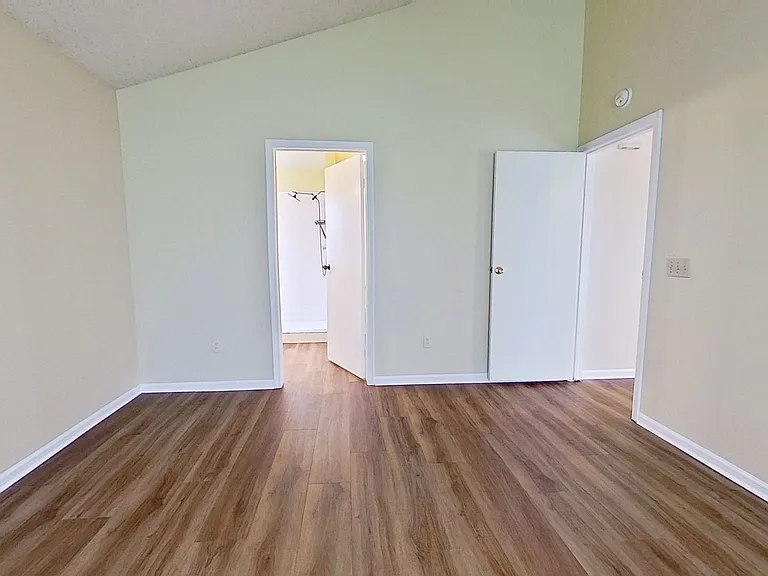 12958 Medford Ln — Photo 13