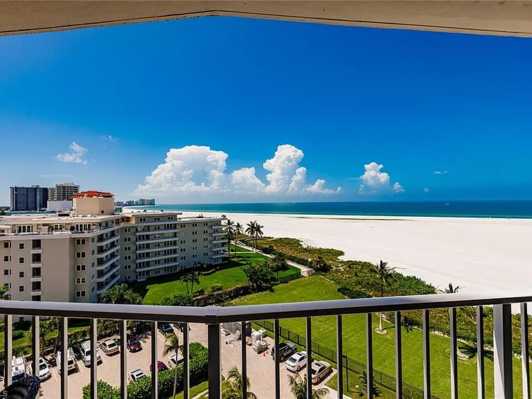 260 Seaview Ct #904 — Photo 2