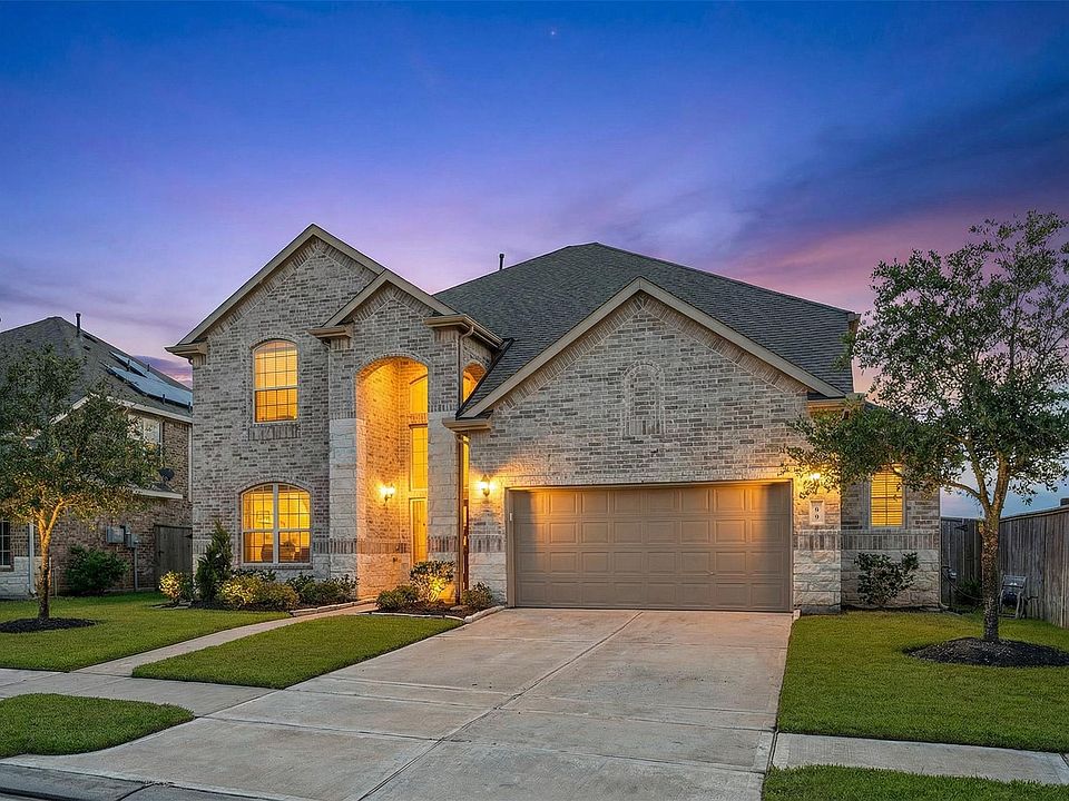 1st image of 84 Carmel Dr