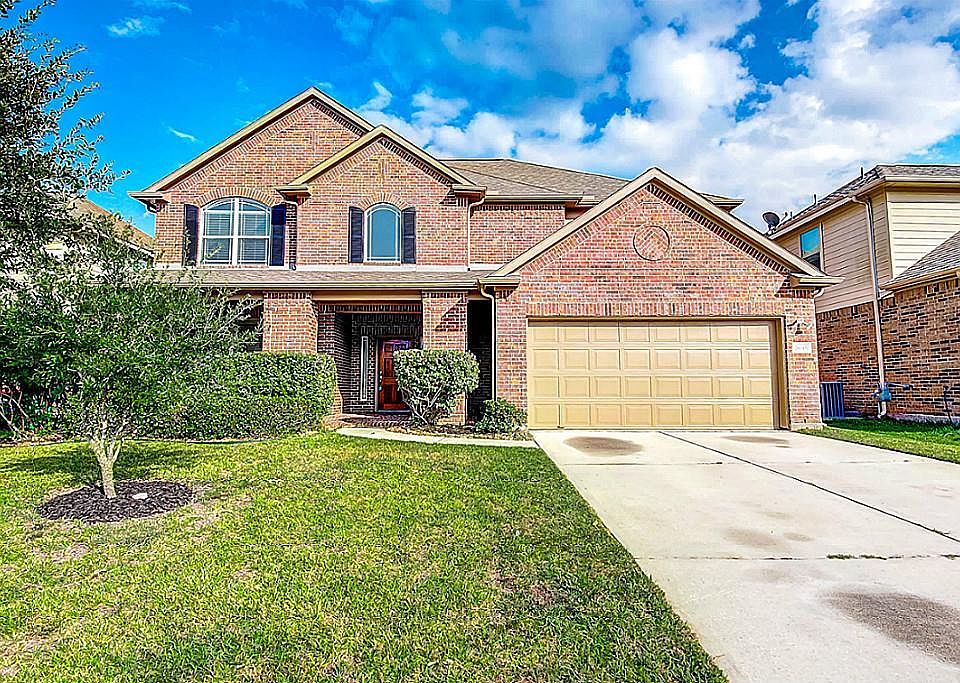 1st image of 26045 Kingshill Dr