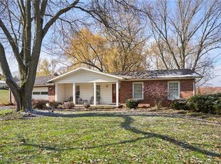 2220 Ritzmanor Dr, Uniontown, OH 44685