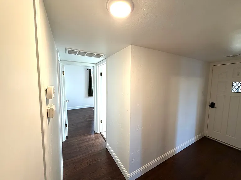 1704 Castle Ct — Photo 33