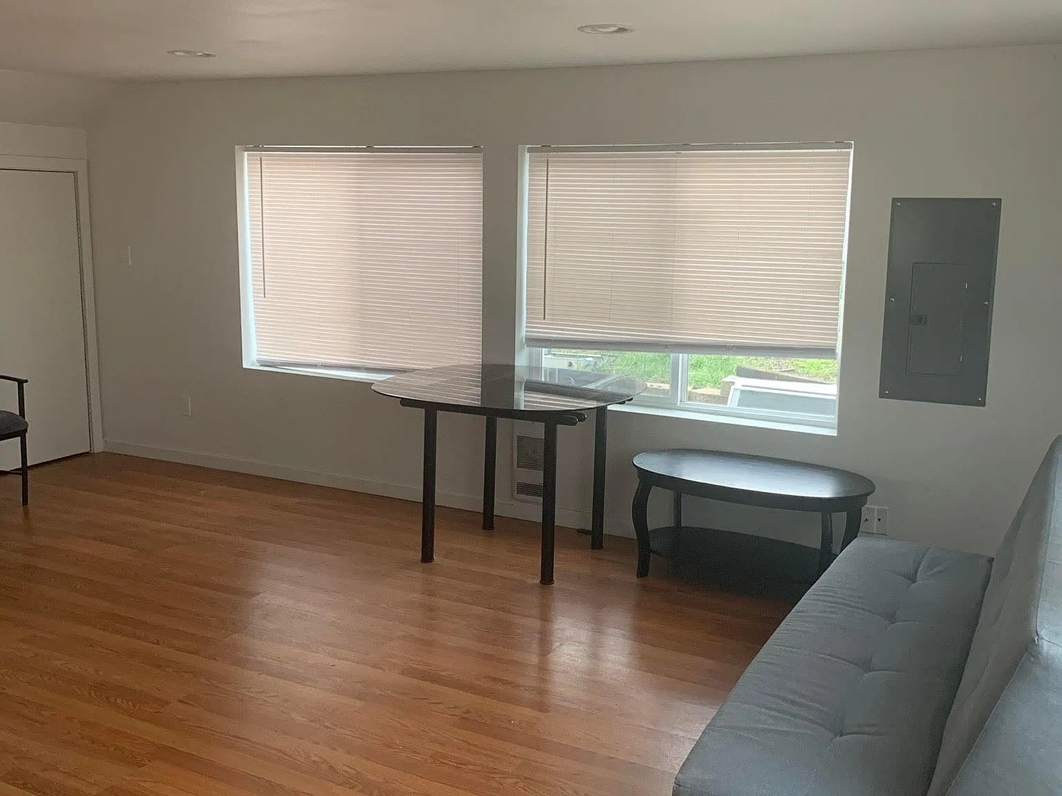 2 bed, 800 sqft, $2,380 — Photo 2
