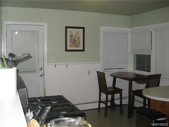 3rd image of 7507 Valley Circle Ln