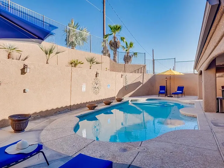 1820 Cabana Dr — Photo 24