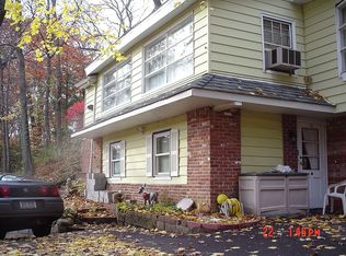 213 W Rogues Path, Huntington, NY 11743