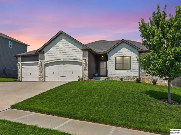 6424 Kyla Dr, Papillion, NE 68157