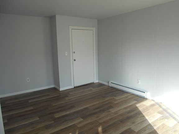 Entrance/Exit/Living Room