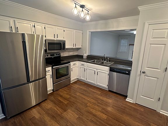 3rd image of 103 Choisy Cres