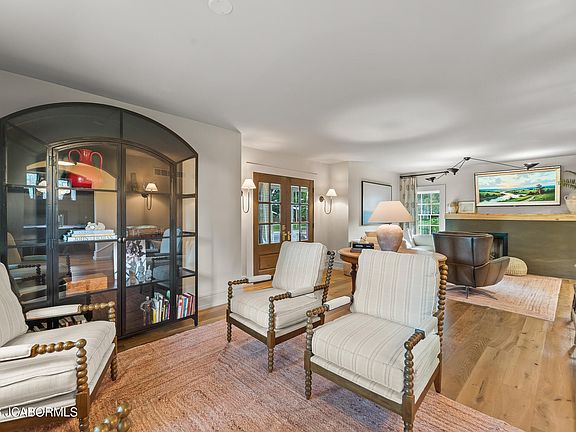 2nd image of 1008 Fairmount Blvd