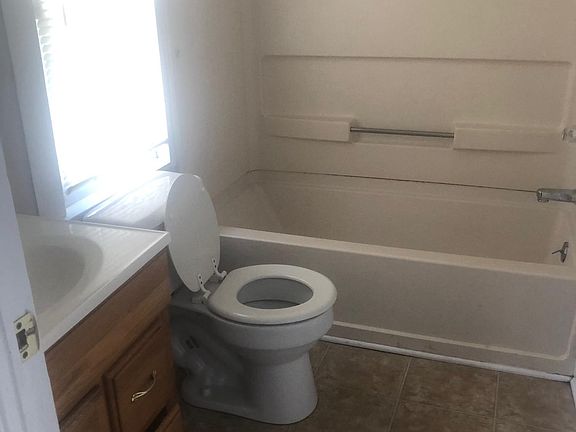 4th image of 2807 Browning Ave