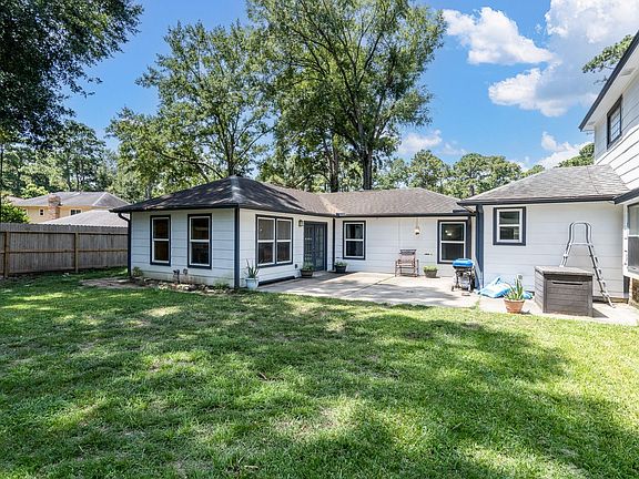 4th image of 6527 Castle Pine Ln