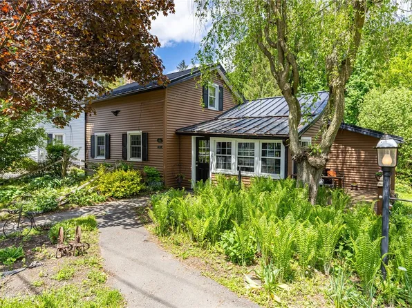 930 George St, Mumford, NY 14511