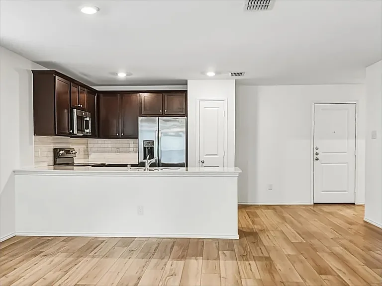 2412 Haymarket Rd — Photo 3