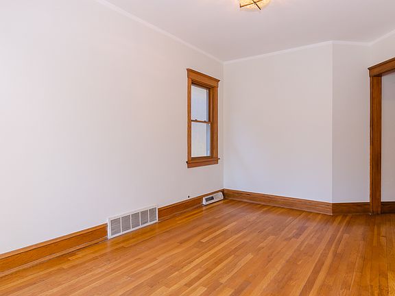 5th image of 1109 Lyman Ave