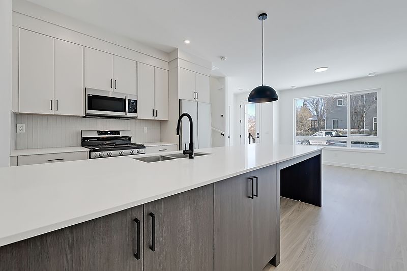 Calgary Townhouse for rent - 3 Bedrooms — photo 5