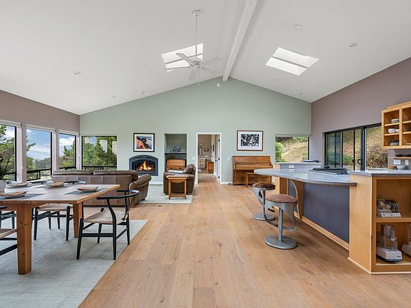 5th image of 225 Headlands Close Road