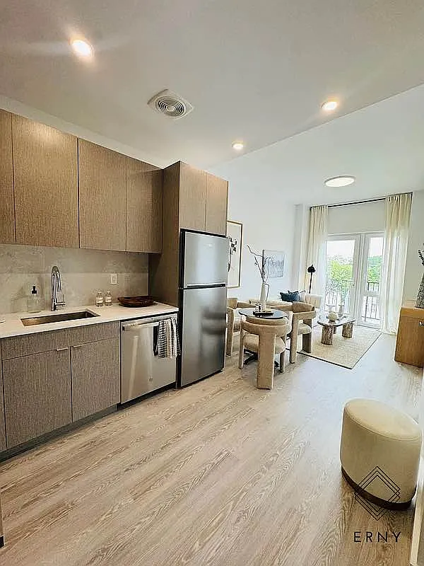 706 East 32nd Street — Photo 3