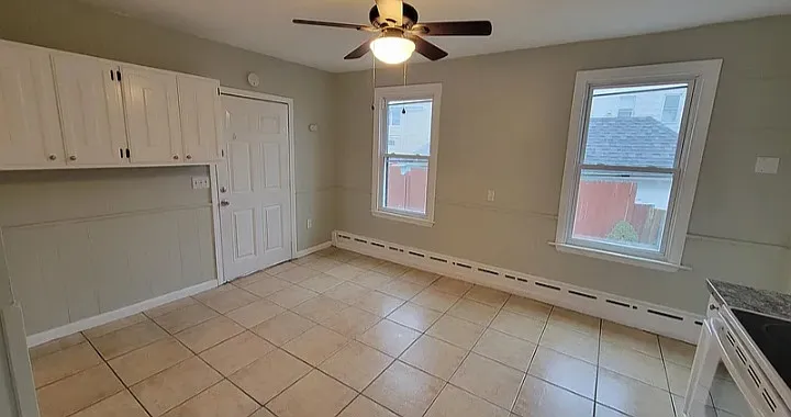 17 N Spring St #1 — Photo 7