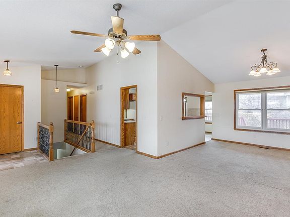 5th image of 112 N Strode Ave