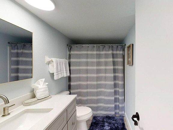 4th image of 464 N Paula Dr #104