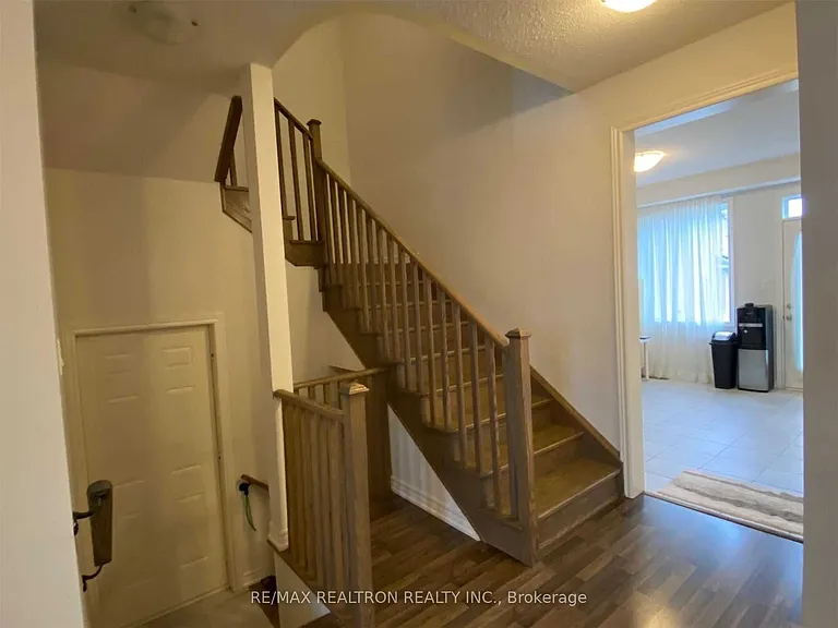 518 Threshing Mill Blvd — Photo 6