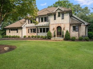 6 Mara Ln, North Smithfield, RI 02896