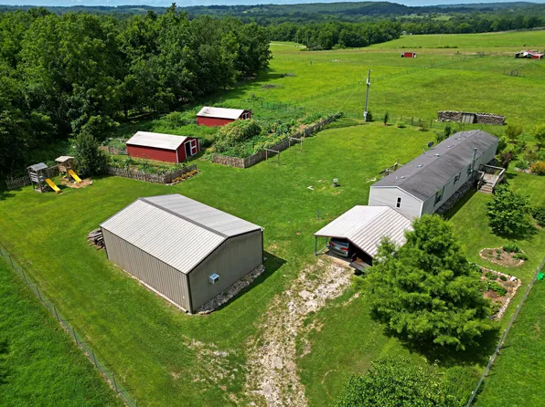 4075 Old Springfield Rd Road, Macomb, MO 65702