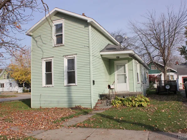 1934 N Carolina St, Saginaw, MI 48602