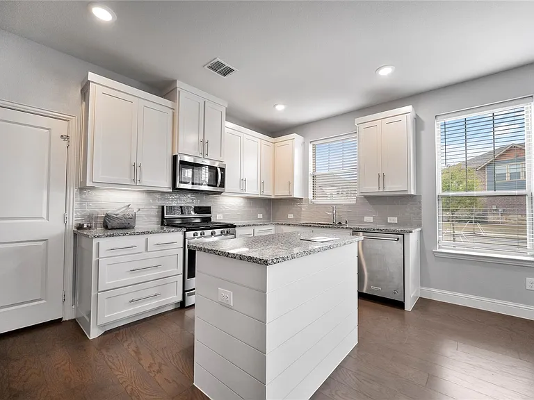 4701 Smokey Quartz Ln — Photo 10