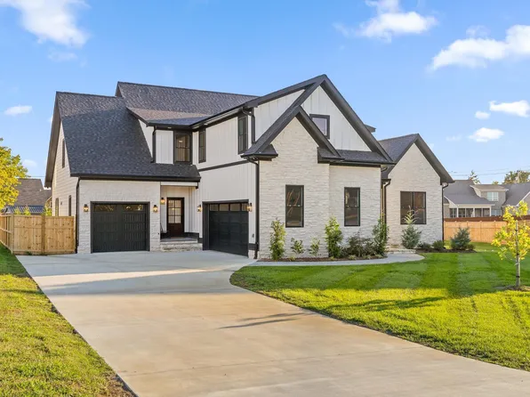 2208 Launcelot Rd, Chattanooga, TN 37421