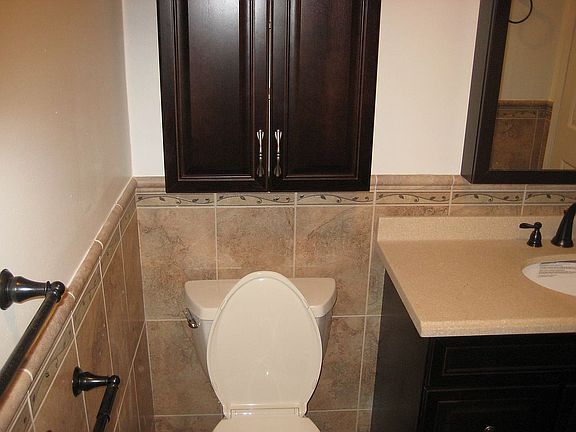 3rd image of 203 Lilac Ct