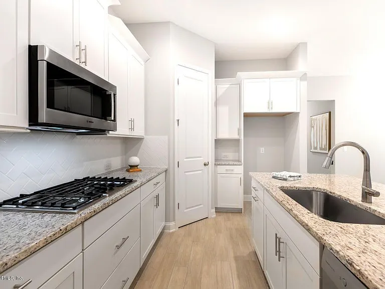 28 Stansbury Ln — Photo 21