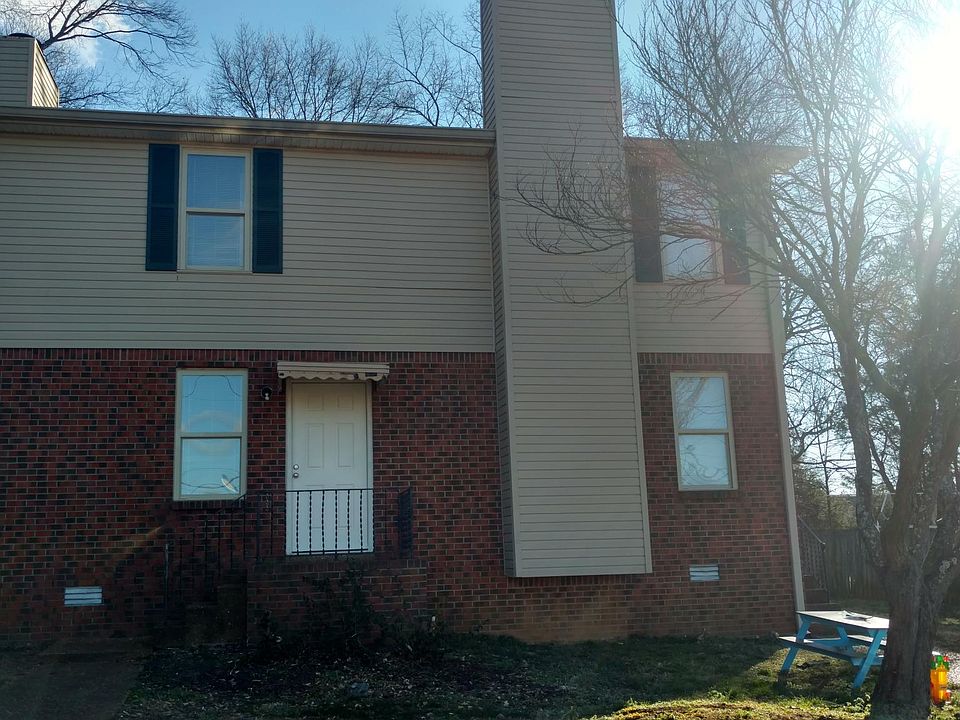 2nd image of 106 Glen Cove Trl