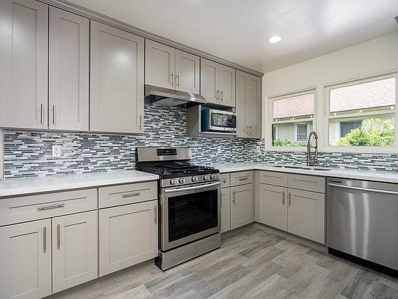 3rd image of 2104 E Florida St #4O