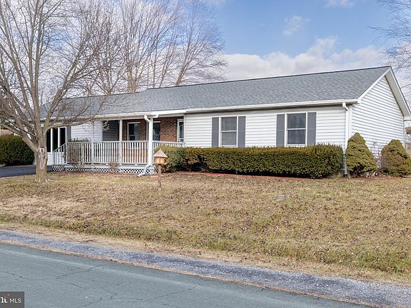 4th image of 150 Nightingale Ave