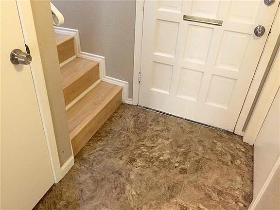 5th image of 301 Valley Park Dr